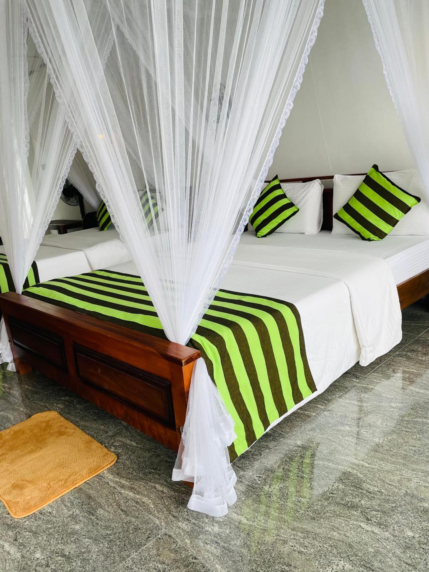 Little Paradise Homestay *